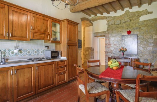 Monteriggioni Villa | Beautiful apartment in villa for 5 people with WIFI, pool, TV, patio and pets allowed