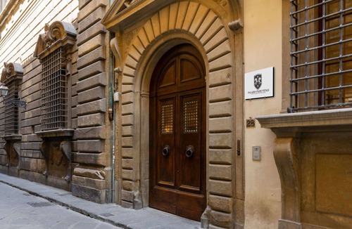 Duomo Apartment | Beautiful apartment for 10 people with A/C, hot tub, WIFI, TV and balcony