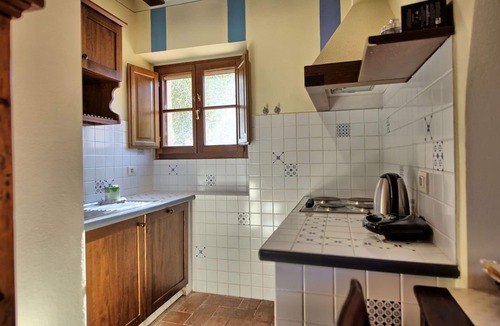 Castelnuovo Berardenga Apartment | Beautiful apartment for 2 guests with pool, A/C, TV and panoramic view, close to Siena