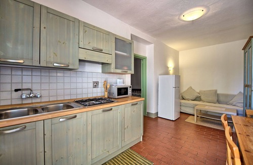 Montebonello Villa | Beautiful apartment in villa for 2 guests with WIFI, A/C, pool, TV, pets allowed and panoramic v.