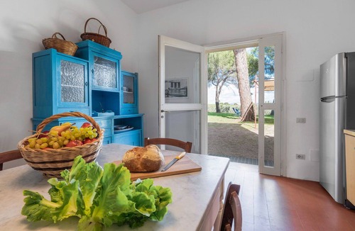 Follonica House | Beautiful private villa for 11 people with A/C, WIFI, TV and patio