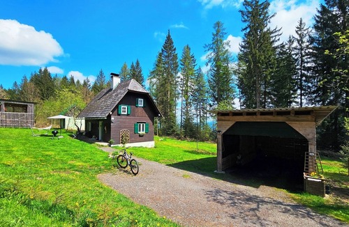 Eibiswald Cabin | Cabin 'Beim Michl' with Mountain View, Private Terrace and Wi-Fi