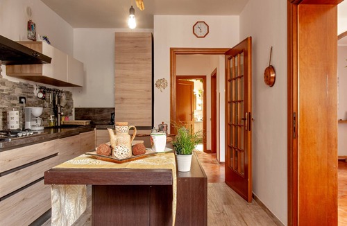 Asciano Pisano House | Casa Zito: Mountain View, Private Terrace & Wi-Fi in San Giuliano Asciano Pisa
