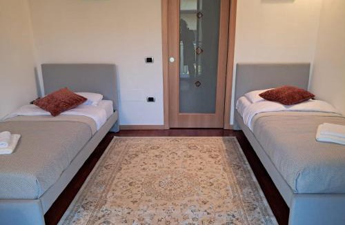 Fosso Villa | Casa Vivienn