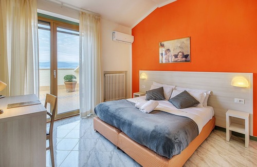 Sovicille Hotel | Castello