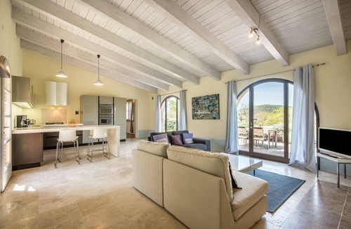 Trequanda Apartment | Chalet "Rosmarino" with Pool, Private Terrace & Wi-Fi