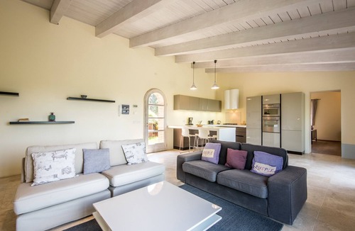 Trequanda Apartment | Chalet "Rosmarino" with Pool, Private Terrace & Wi-Fi