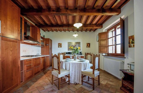 Lisciano Niccone Apartment | Charming apartment in stonehouse by Lake Trasimeno