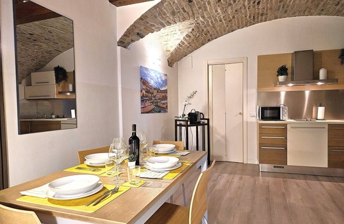 Desenzano del Garda Apartment | City Heart Cozy apartment In old town Desenzano