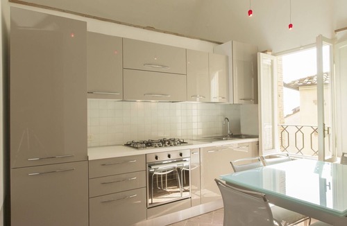 Cortona Apartment | Cosy apartment for 2 people with A/C, WIFI, TV, pets allowed and panoramic view