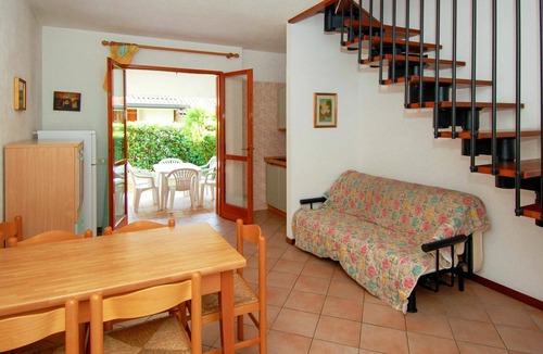 Rosapineta Apartment | Cosy apartment for 6 people with WIFI, A/C, pool, TV, terrace and pets allowed