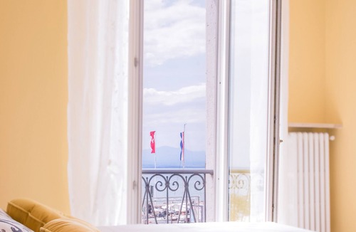 Cisano Apartment | DAISY Apartment - 50 meters from the lake and the beach