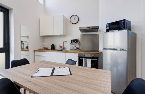 Barona Apartment | Design Apartment Navigli Milan – September Fashion Week, Fast Wifi, Air Conditioning