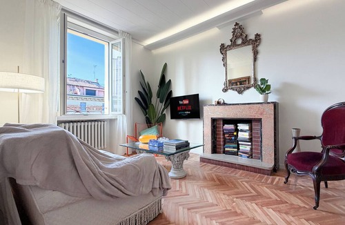 Old Town Apartment | Designer Penthouse with a View of the Ghirlandina