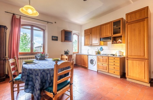 San Gimignano House | Farmhouse 'Le Volpaie - San Benedetto' with Shared Garden and Wi-Fi