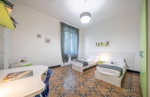 Old Town Apartment | FERRARI - Stazione e centro città