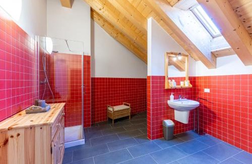 Raveo Apartment | Fravins E