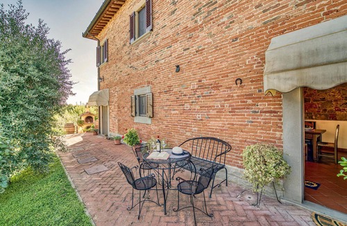 Alberoro Apartment | Gorgeous apartment in Monte San Savino -AR- with WiFi