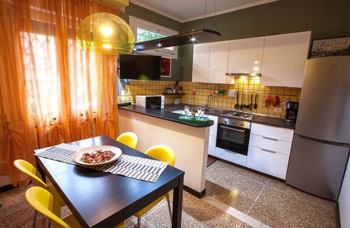 San Donato Apartment | HAPPY HOME BOLOGNA Cozy, quiet, Close to CITY CENTER and EXHIBITION, AC, WiFi