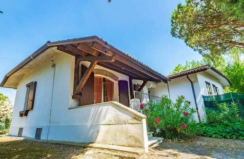 Lido di Volano House | Haupthaus, großes freistehendes Haus, Klima by Interhome