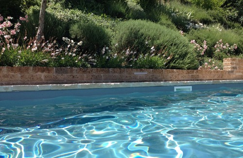 Todi House | Historical 16th century house with pool