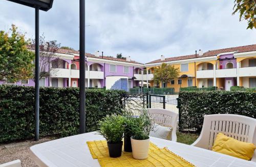 Bibione Lido del Sole Apartment | Holiday village apartment with pool and garden
