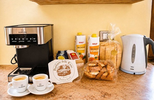 Asciano House | "Il Leccio" Apartment in an authentic Tuscan farmhouse with pool