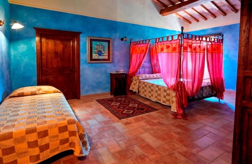 Uncinano House | In the middle of nature Apartment. Fireplace and Olives trees view. Zaffiro