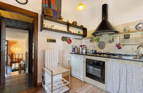San Gimignano House | ‘La Ripa - Master’ Apartment with Shared Pool and Wi-Fi