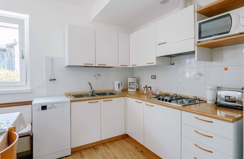 Caldonazzo Apartment | Lovely apartment for 4 people with WIFI, TV, patio and pets allowed