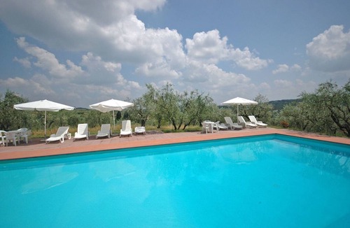 Romola Apartment | Lovely apartment for 4 guests with WIFI, pool and TV, close to Florence