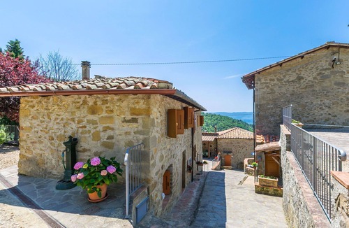 Bivio Pozzo Apartment | Lovely apartment for 6 guests with pool, WIFI, TV, patio and panoramic view