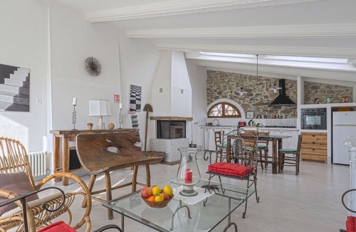 Bucine Villa | Lovely apartment in villa with A/C, pool, WIFI, TV, terrace, pets allowed and panoramic view