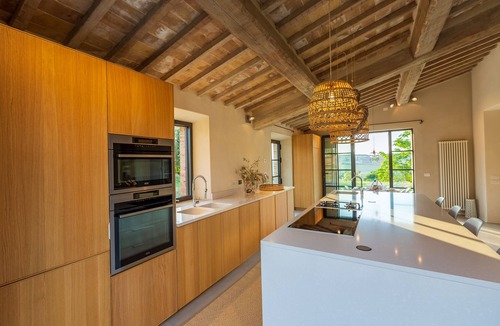 Castiglione del Lago Cottage | Luxury villa in Umbria with infinity pool and panoramic views