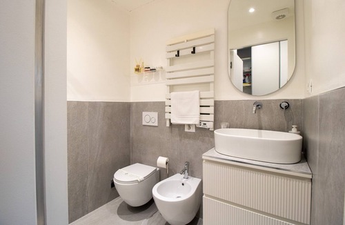 Porta Venezia Apartment | Milan Porta Venezia Stylish Flat WI-FI fast AC Metro 1