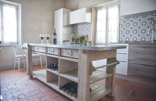 Badicorte House | Modern design farmhouse with wonderful swimming pool, located in a small town