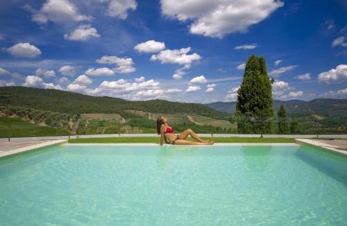 Panzano in Chianti Villa | My Exclusive Italy - Villa Chianti with panoramic pool on the vineyard