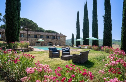 Tavarnelle Val di Pesa Villa | Nice apartment in villa for 2 guests with WIFI, pool and TV, close to Greve In Chianti