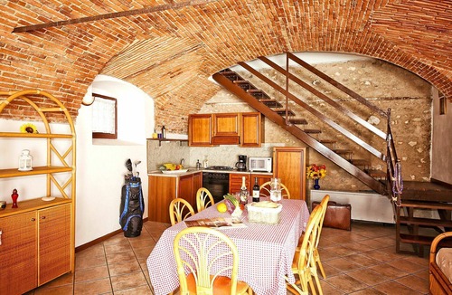 Cunettone Apartment | Nice apartment for 6 guests with WIFI, A/C, pool, TV, patio and pets allowed