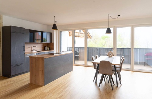 Fronhausen Apartment | Nice apartment for 6 people with WIFI, TV and patio