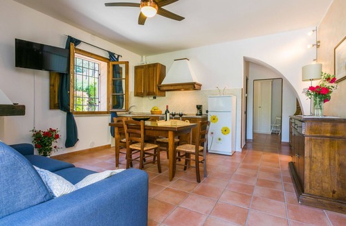 Montespertoli Villa | Nice apartment in villa for 4 guests with pool, WIFI, TV, patio, pets allowed and panoramic view