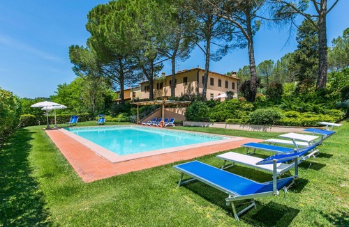 Montespertoli Villa | Nice apartment in villa for 4 guests with pool, WIFI, TV, patio, pets allowed and panoramic view