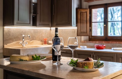 Torre A Castello Villa | Podere Bellaria 18+2, Emma Villas