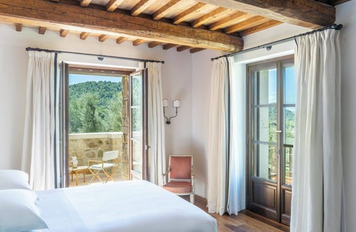 Orvieto Villa | Quiet luxury among the olive groves of Orvieto