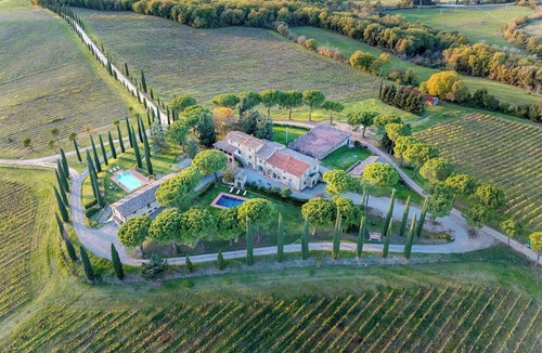 Tavarnelle Val di Pesa Villa | Relais Badia a Passignano - Pinot noir plat