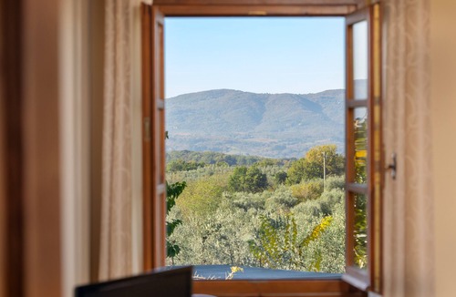 Reggello Apartment | Renovated Farmhouse Near Florence