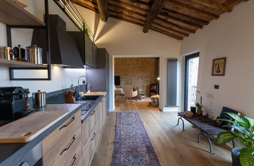 Proceno House | Restored Medieval House - 2 connecting apartments - 4 bedrooms, 4 baths & views!