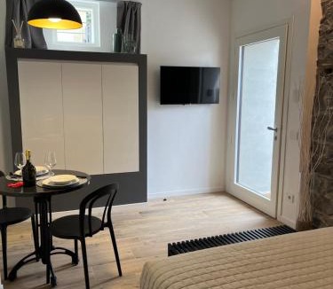 Malgrate House | Room 1913