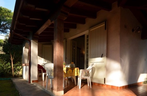Lignano Riviera Villa | Rustic villa in green surroundings