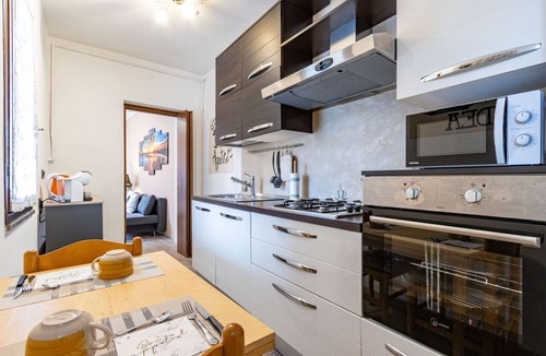 Dormelletto Apartment | SoleLago - Daybed, Garden, Patio, Barbecue, Wi-Fi, AC - By Guestaly